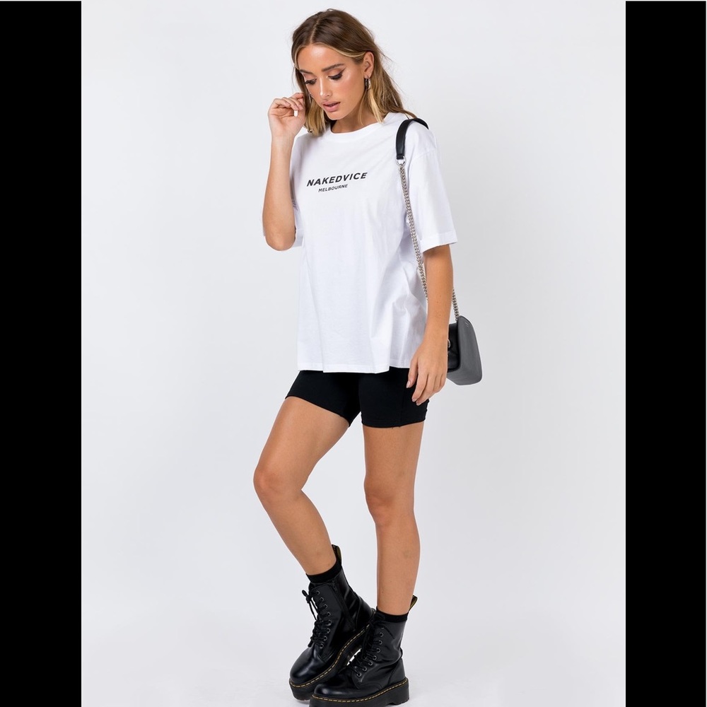 Nakedvice tee princess polly